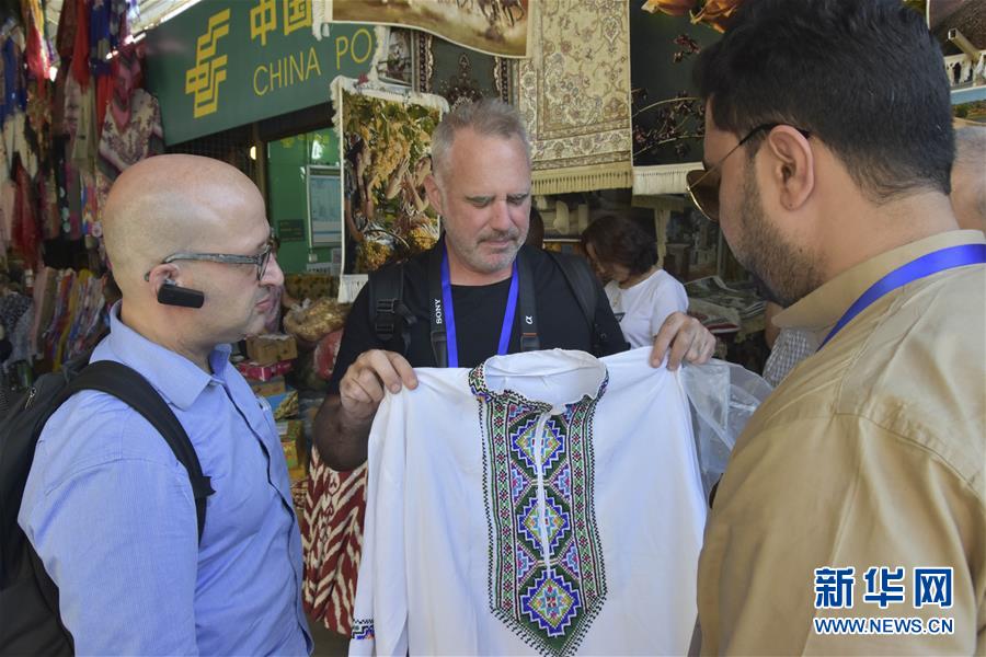 (圖文互動)(1)24國媒體記者探訪新疆 感受社會穩(wěn)定民生改善 認(rèn)可去極端化成就
