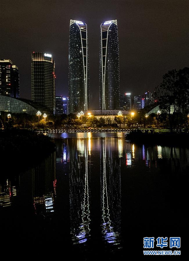 (壯麗70年·奮斗新時代——共和國發(fā)展成就巡禮·圖文互動)(15)治蜀往事激越 興川今朝豪邁——新中國成立70年四川發(fā)展巡禮