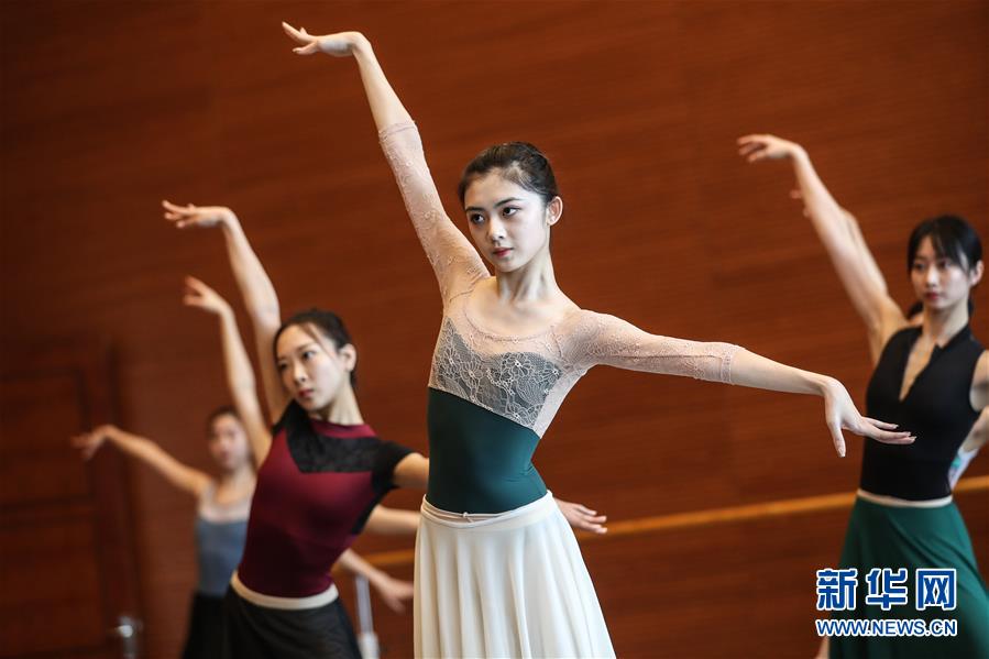 （新華全媒頭條&middot;圖文互動(dòng)）（5）東方回旋曲&mdash;&mdash;黑土地上飛出&ldquo;白天鵝&rdquo;