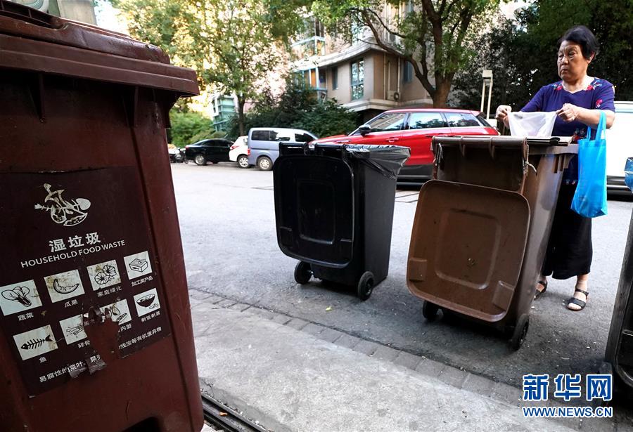（新華視點(diǎn)&middot;圖文互動）（1）上海垃圾分類&ldquo;滿月&rdquo;：&ldquo;拎得清&rdquo;了，&ldquo;守得住&rdquo;么？