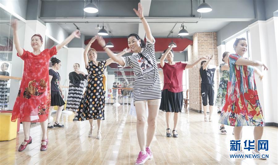 （習(xí)近平的民生關(guān)切事&middot;圖文互動(dòng)）（5）為了夢(mèng)圓安居，創(chuàng)造幸福生活&mdash;&mdash;習(xí)近平總書(shū)記牽掛的民生事之&ldquo;住有所居&rdquo;篇