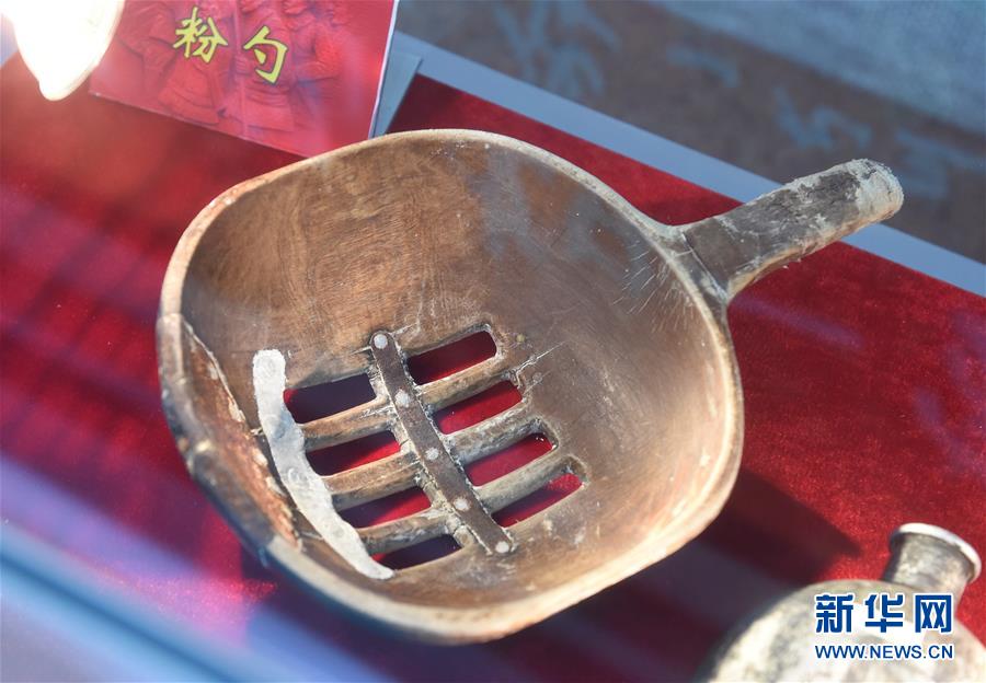 （壯麗70年&middot;奮斗新時(shí)代&mdash;&mdash;記者再走長(zhǎng)征路&middot;圖文互動(dòng)）（5）一根粉條里的初心