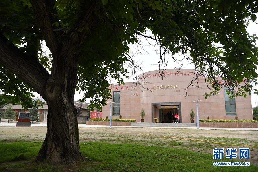 （新華全媒頭條&middot;壯麗70年&middot;奮斗新時(shí)代&mdash;&mdash;記者再走長(zhǎng)征路&middot;圖文互動(dòng)）（7）凝聚起救亡圖存的磅礴力量&mdash;&mdash;追記紅軍長(zhǎng)征大會(huì)師