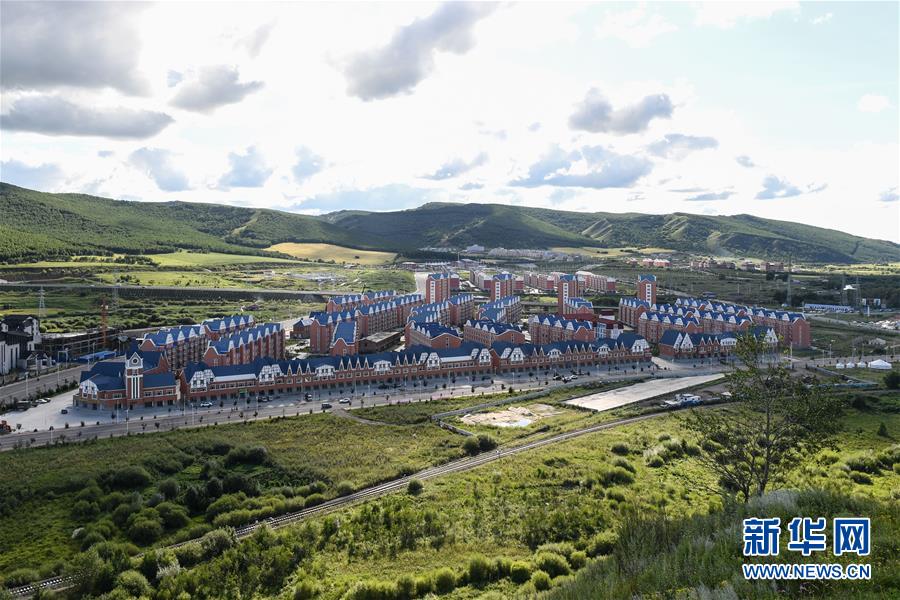 （在習(xí)近平新時代中國特色社會主義思想指引下&mdash;&mdash;新時代新作為新篇章&middot;總書記關(guān)心的百姓身邊事&middot;圖文互動）（3）棚改的溫暖：1億多人&ldquo;出棚進樓&rdquo;