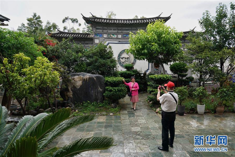 (在習(xí)近平新時(shí)代中國(guó)特色社會(huì)主義思想指引下——新時(shí)代新作為新篇章·總書記關(guān)心的百姓身邊事·圖文互動(dòng))(6)留住鄉(xiāng)愁 綻放新顏——傳統(tǒng)村落保護(hù)激發(fā)鄉(xiāng)村活力