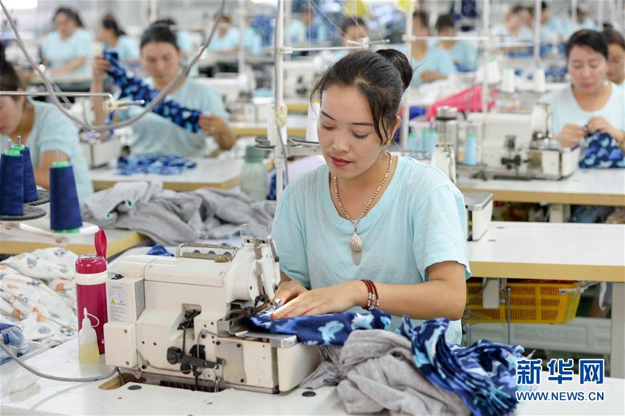 (決戰(zhàn)決勝脫貧攻堅·圖文互動)(1)“她力量”托起南疆脫貧攻堅“新引擎”