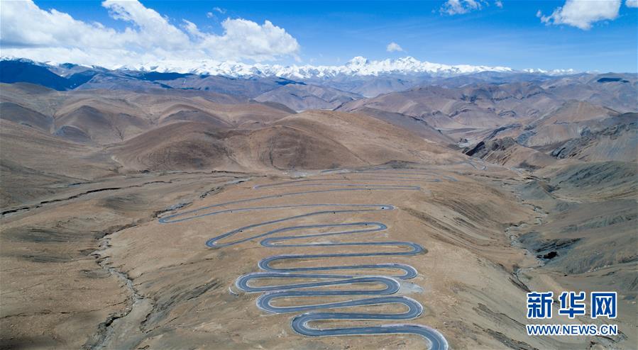 （壯麗70年&middot;奮斗新時(shí)代&mdash;&mdash;共和國(guó)發(fā)展成就巡禮）（9）人暢其行、貨暢其流&mdash;&mdash;共和國(guó)交通運(yùn)輸業(yè)發(fā)展成就巡禮