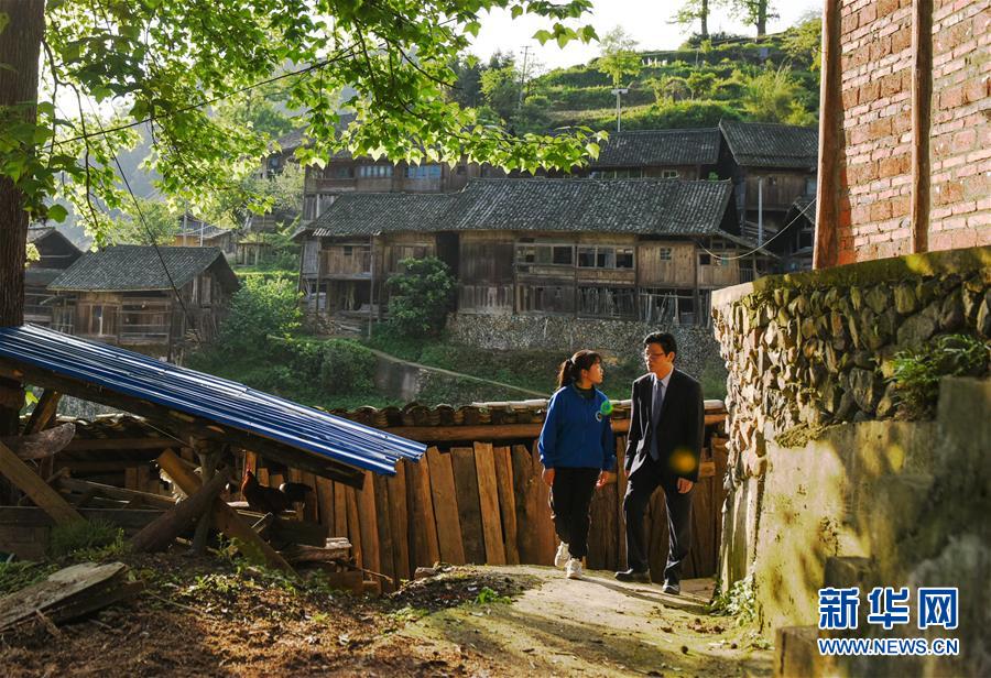 （時(shí)代先鋒&middot;圖文互動(dòng)）（3）大山里奏響&ldquo;放牛班的春天&rdquo;&mdash;&mdash;記浙江對口幫扶貴州臺江民中校長陳立群