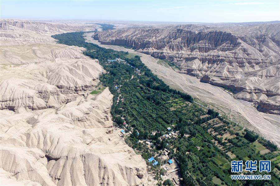 (決戰(zhàn)決勝脫貧攻堅(jiān)·圖文互動(dòng))(4)拋在舊鄉(xiāng)的“火墻”——新疆易地扶貧搬遷安置點(diǎn)見聞