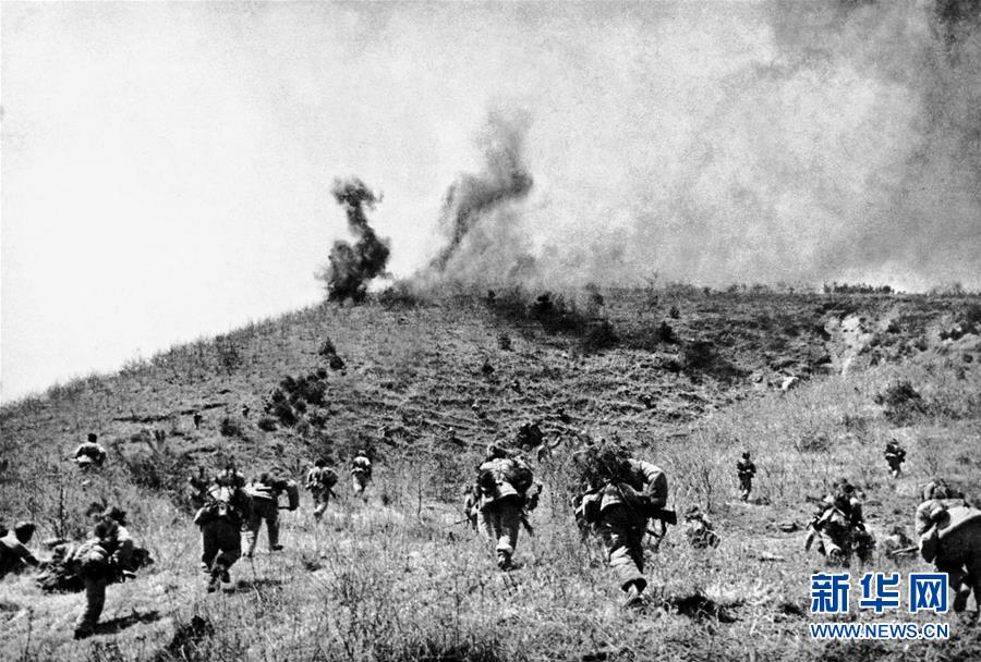 （圖文互動(dòng)）（1）為了&ldquo;中國號(hào)&rdquo;巨輪揚(yáng)帆遠(yuǎn)航&mdash;&mdash;中國共產(chǎn)黨領(lǐng)導(dǎo)下的人民軍隊(duì)忠于祖國、服務(wù)人民啟示錄