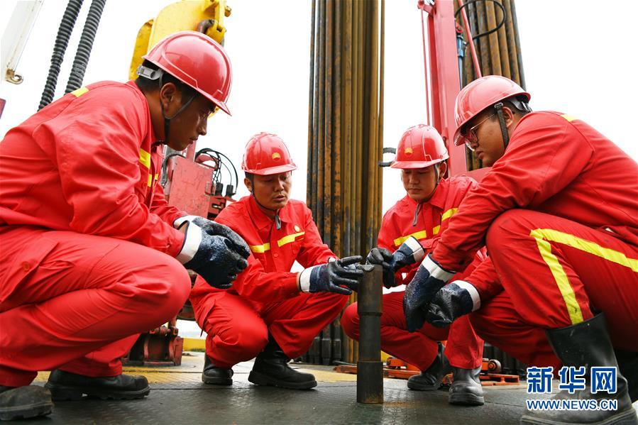 （圖文互動）（5）當(dāng)好標(biāo)桿旗幟 建設(shè)百年油田&mdash;&mdash;寫在大慶油田發(fā)現(xiàn)60周年之際