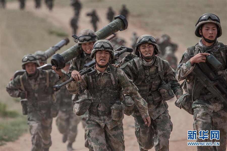 （新華全媒頭條&middot;圖文互動）（13）沿著中國特色強軍之路闊步前進&mdash;&mdash;黨中央、中央軍委領導推進國防和軍隊建設70年紀實