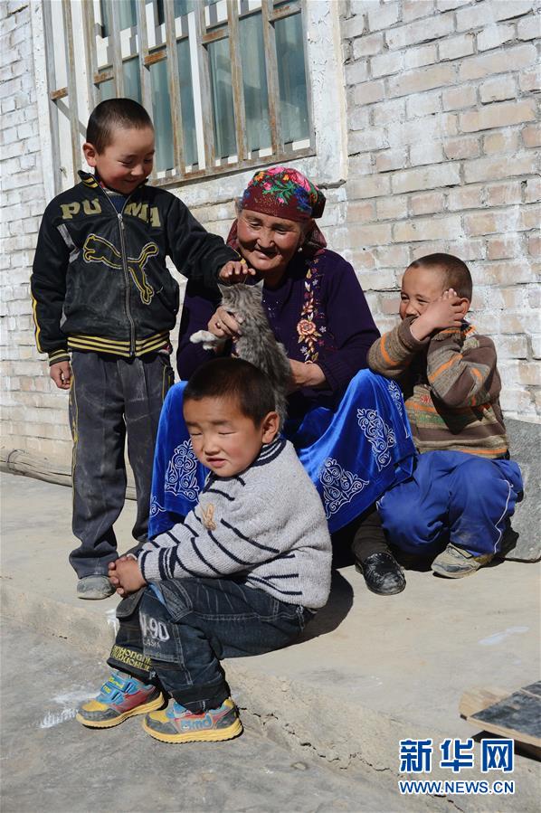 （壯麗70年&middot;奮斗新時代&mdash;&mdash;共和國榮光&middot;圖文互動）（1）中國，一生的守護&mdash;&mdash;記&ldquo;人民楷模&rdquo;國家榮譽稱號獲得者布茹瑪汗&middot;毛勒朵