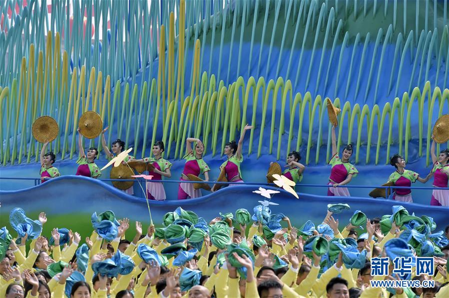 （新華全媒頭條&middot;圖文互動）（12）凝聚愛國主義的磅礴力量！&mdash;&mdash;新中國成立70周年盛典啟示錄