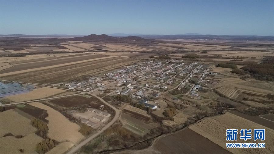 （在習(xí)近平新時(shí)代中國(guó)特色社會(huì)主義思想指引下&mdash;&mdash;新時(shí)代新作為新篇章&middot;總書(shū)記關(guān)心的百姓身邊事&middot;圖文互動(dòng)）（1）一個(gè)貧困山村的振興新動(dòng)能&mdash;&mdash;小故事里的大情懷之五