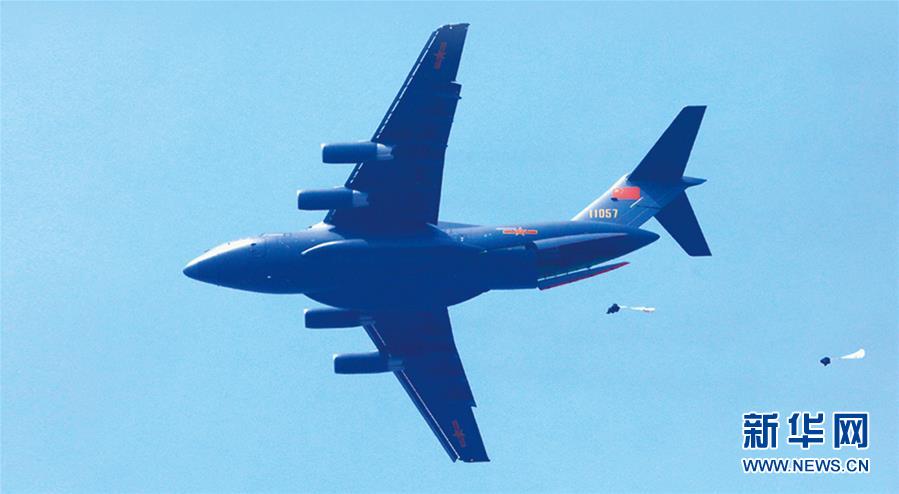 （新華全媒頭條&middot;人民空軍70年&middot;圖文互動(dòng)）（10）陽(yáng)光照耀奮飛的航程&mdash;&mdash;黨中央、中央軍委和習(xí)主席關(guān)心人民空軍建設(shè)發(fā)展紀(jì)實(shí)