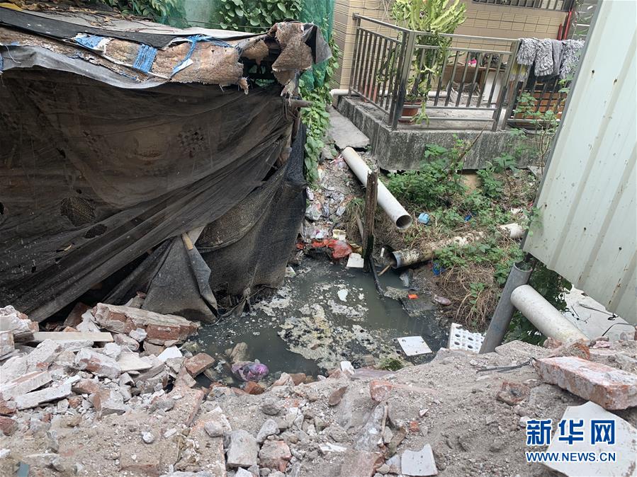 （圖文互動(dòng)）（3）河長(zhǎng)職責(zé)寫得明明白白，條條舉措無(wú)一落實(shí)&mdash;&mdash;國(guó)務(wù)院檢查組暗訪核查佛山一農(nóng)村河涌黑臭十余年無(wú)人管理