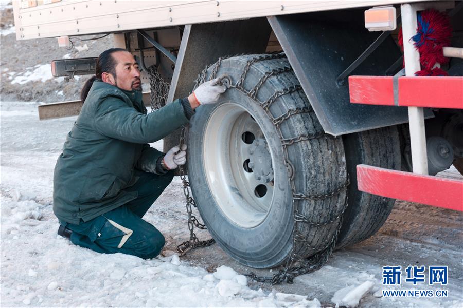 （新華全媒頭條&middot;圖文互動(dòng)）（4）格桑花開(kāi)滿(mǎn)天路&mdash;&mdash;寫(xiě)在川藏公路通車(chē)65周年之際