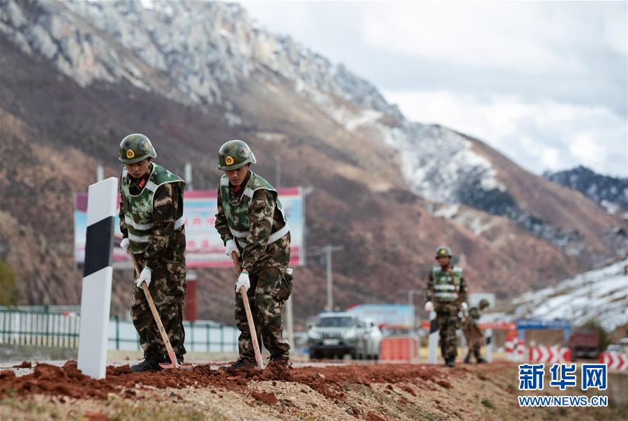 （新華全媒頭條&middot;圖文互動(dòng)）（12）格?；ㄩ_(kāi)滿(mǎn)天路&mdash;&mdash;寫(xiě)在川藏公路通車(chē)65周年之際