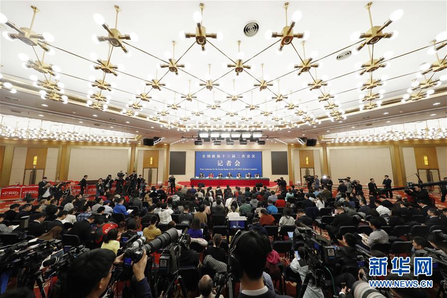 （兩會(huì)&middot;XHDW）（9）政協(xié)委員談優(yōu)化營商環(huán)境、促進(jìn)民營經(jīng)濟(jì)高質(zhì)量發(fā)展