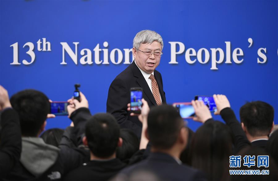 （兩會&middot;XHDW）（7）國務(wù)院扶貧辦主任劉永富就&ldquo;攻堅(jiān)克難&mdash;&mdash;堅(jiān)決打贏脫貧攻堅(jiān)戰(zhàn)&rdquo;答記者問