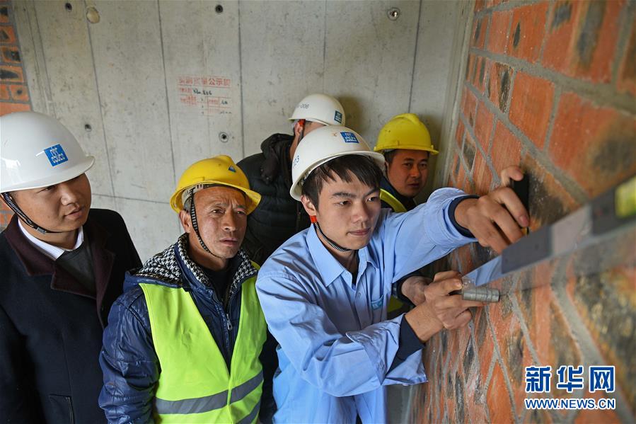 (新華全媒頭條·兩會特別報(bào)道·圖文互動)(9)向著夢想的接力——“90歲”與“95后”代表的“對話”