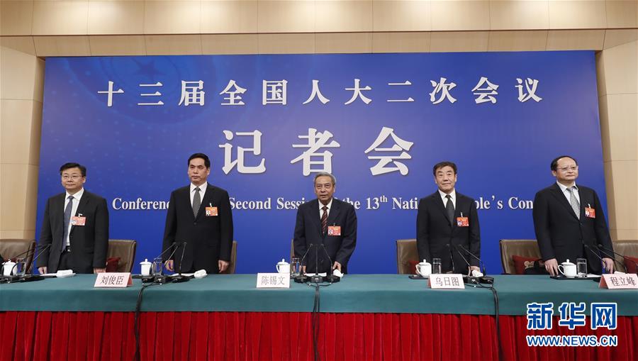 （兩會&middot;XHDW）（4）全國人大相關(guān)負責(zé)人就&ldquo;人大立法工作&rdquo;答記者問