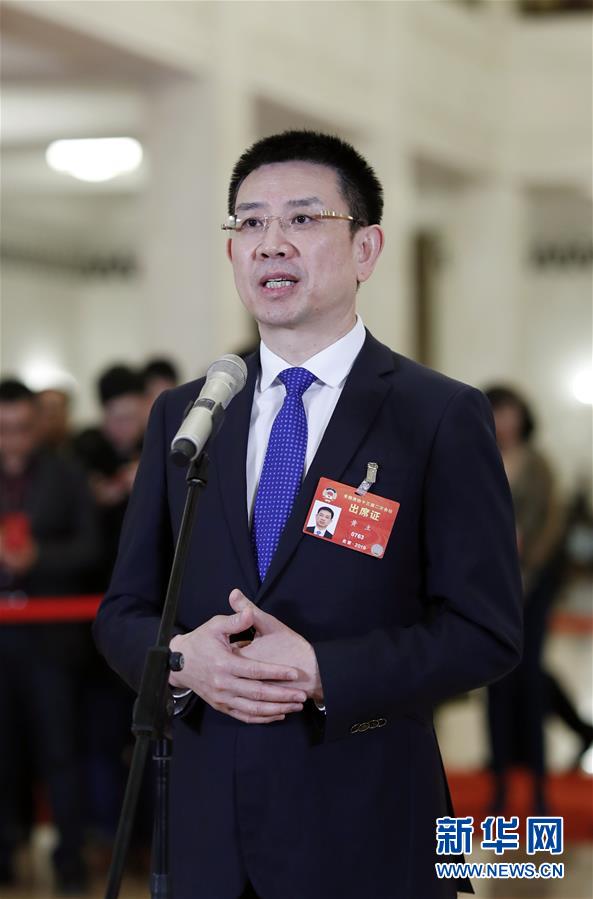 （兩會&middot;面對面&middot;XHDW）（3）全國政協(xié)委員接受采訪