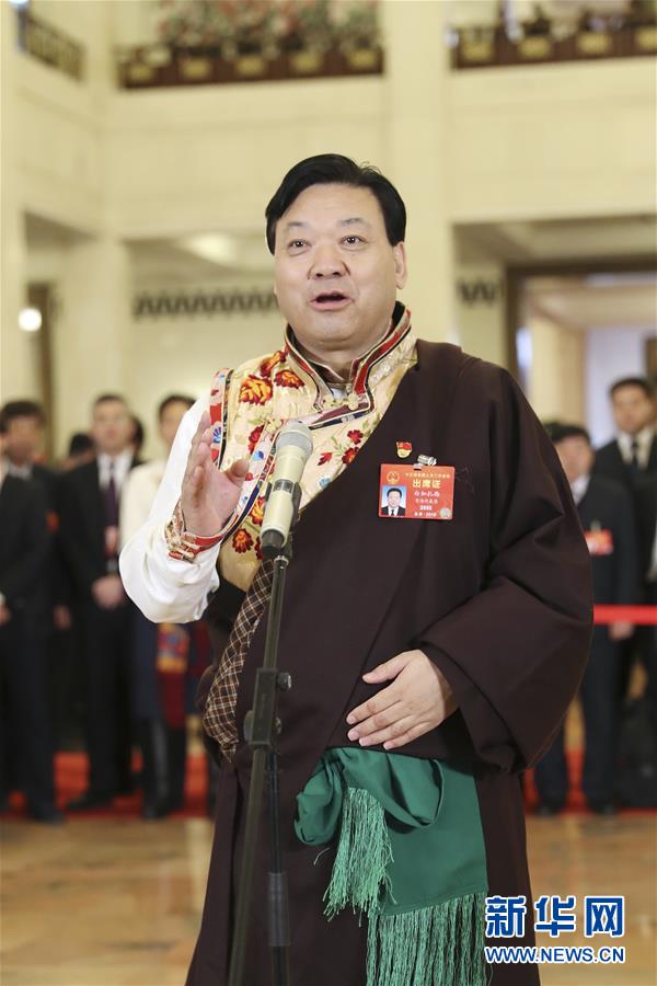 （兩會(huì)&middot;面對面&middot;XHDW）（10）全國人大代表接受采訪