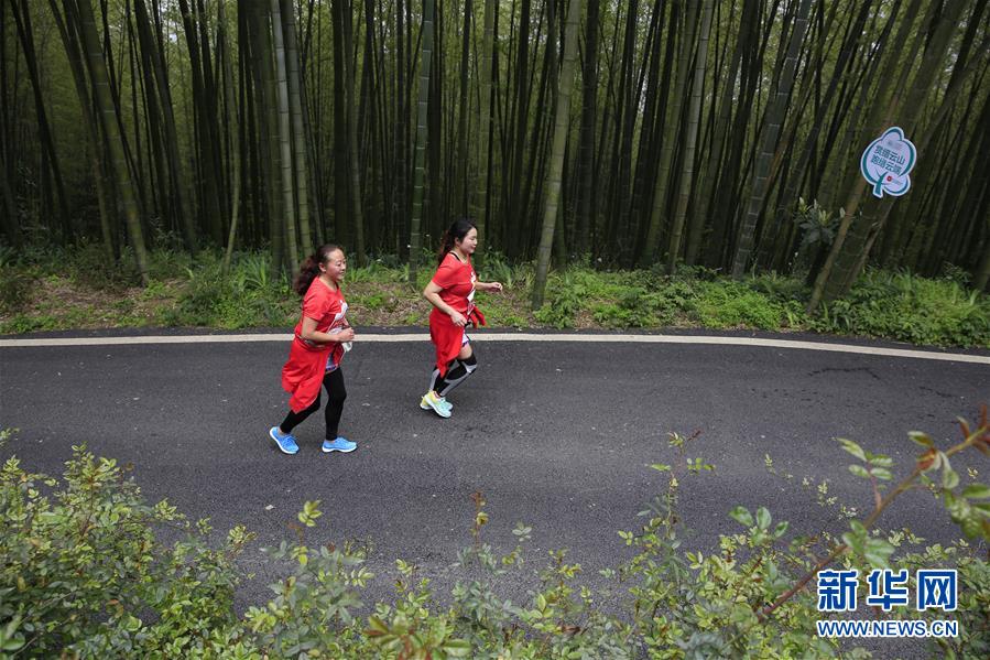 (新華全媒頭條·圖文互動(dòng))(6)深入推進(jìn)大保護(hù) 打造引領(lǐng)高質(zhì)量發(fā)展生力軍——推動(dòng)長江經(jīng)濟(jì)帶發(fā)展座談會(huì)召開四年間