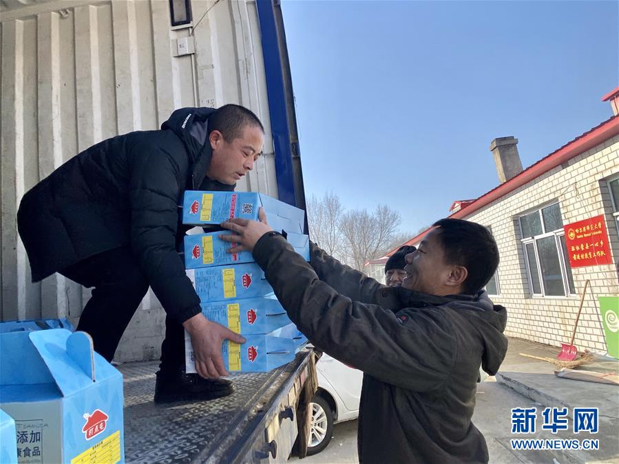 (在習(xí)近平新時(shí)代中國(guó)特色社會(huì)主義思想指引下——新時(shí)代新作為新篇章·總書(shū)記關(guān)切脫貧事·決勝貧困·圖文互動(dòng))(2)讓一方水土“富養(yǎng)”一方人——扶貧特色產(chǎn)業(yè)惠及千家萬(wàn)戶(hù)