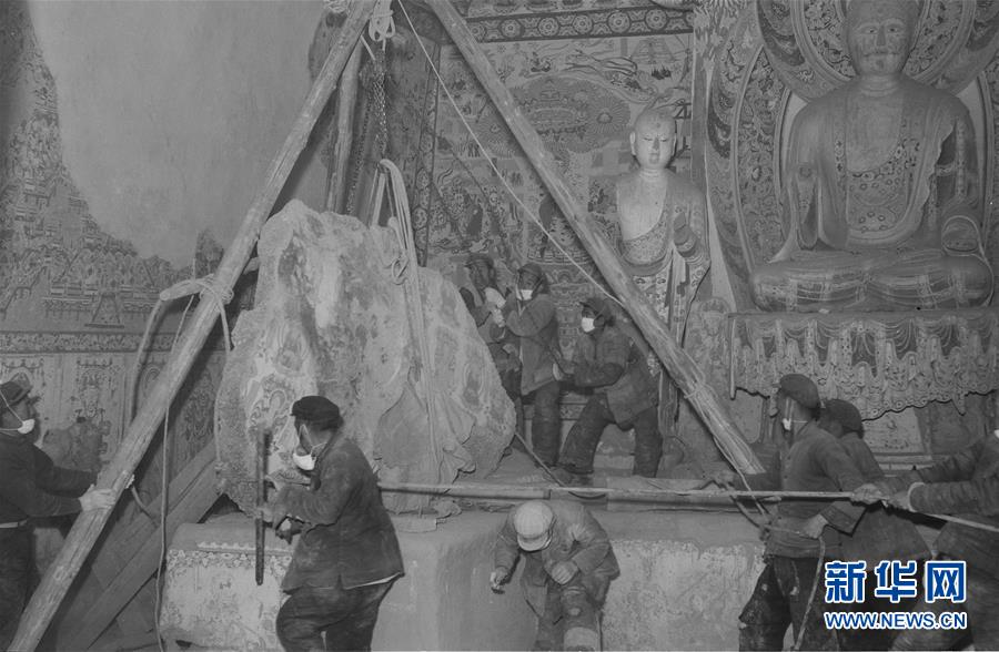 （時代先鋒&middot;圖文互動）（3）此生不悔入沙海 勇?lián)厝问家娊?mdash;&mdash;敦煌研究院文物保護(hù)利用群體群像