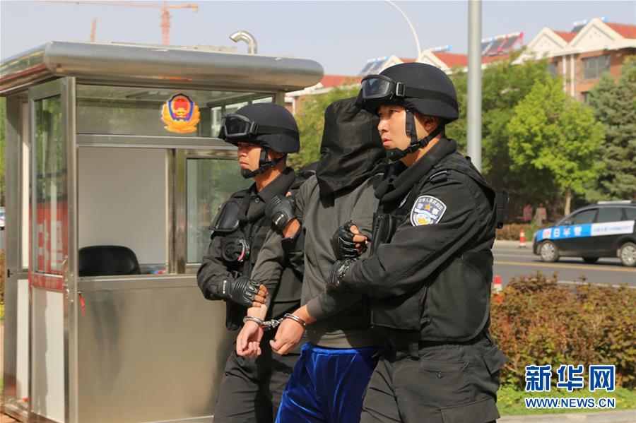 (新華全媒頭條·圖文互動(dòng))(2)擊楫中流正當(dāng)時(shí)——全國(guó)掃黑除惡專項(xiàng)斗爭(zhēng)推進(jìn)紀(jì)實(shí)