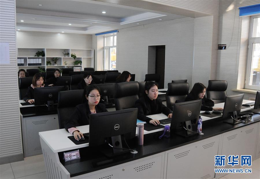 （新春走基層&middot;圖文互動(dòng)）高鐵供電&ldquo;千里眼&rdquo; 竟然是支&ldquo;娘子軍&rdquo;