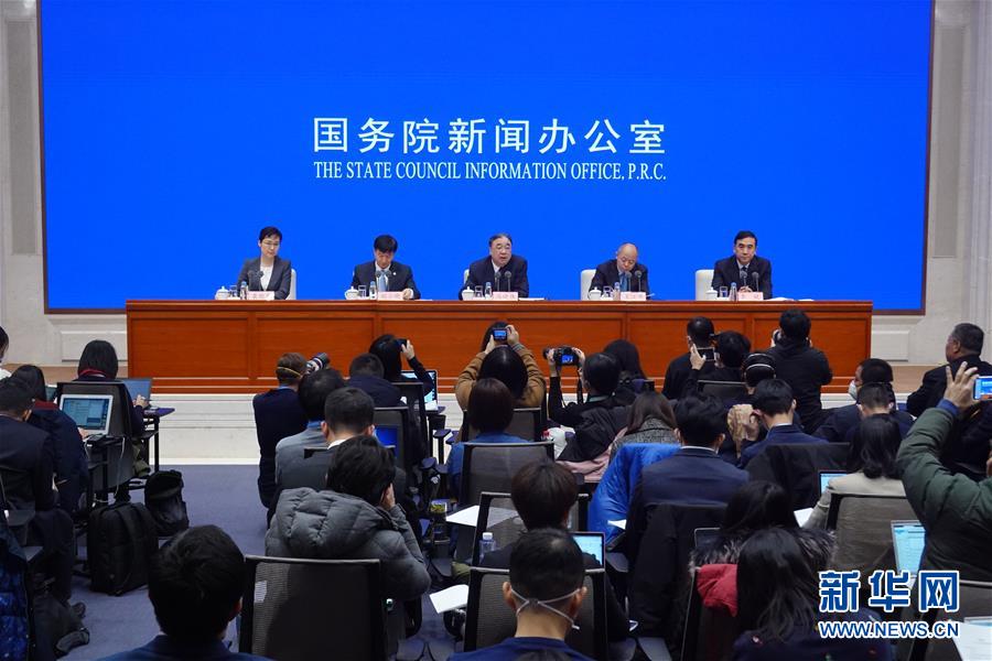 （新華全媒頭條&middot;圖文互動(dòng)）（5）萬(wàn)眾一心迎挑戰(zhàn) 眾志成城戰(zhàn)疫情&mdash;&mdash;全國(guó)總動(dòng)員打響疫情防控阻擊戰(zhàn)紀(jì)實(shí)