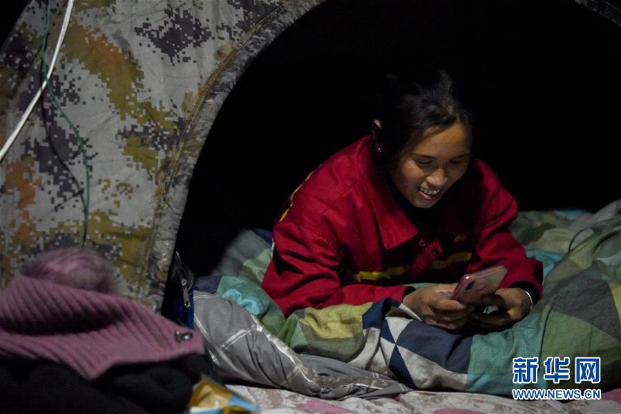 （新春走基層&middot;圖文互動(dòng)）（6）寒冬里，&ldquo;沙漠玫瑰&rdquo;猶自綻放