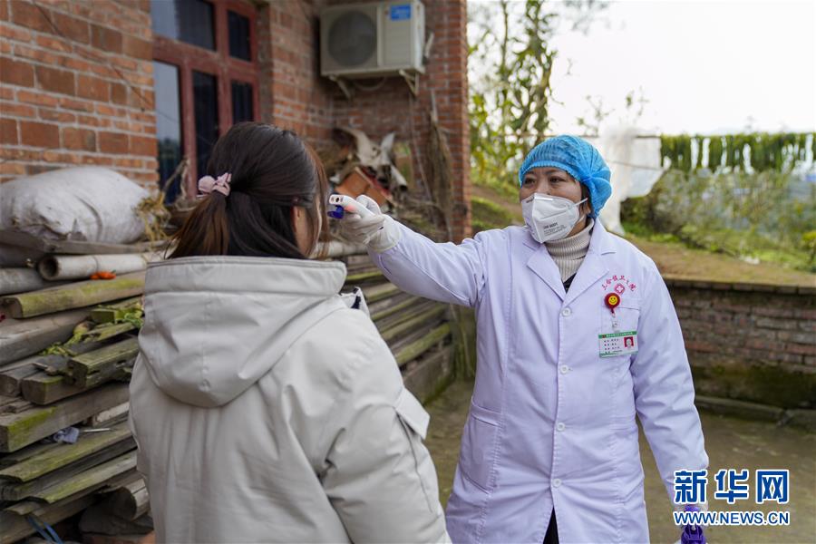 (聚焦疫情防控·圖文互動)(7)一對抗疫夫妻的“一線連軸轉”