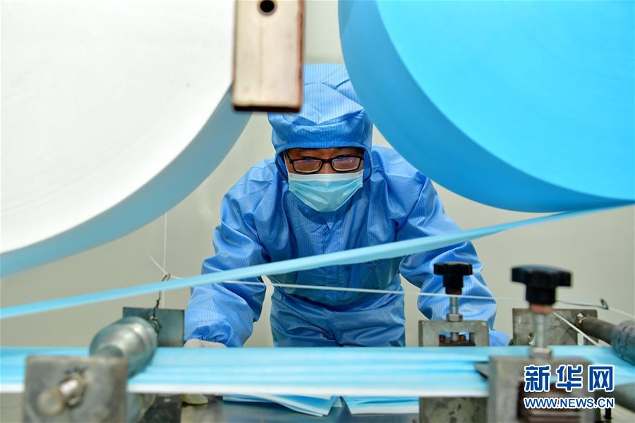 （聚焦疫情防控&middot;圖文互動）（1）和時(shí)間賽跑&mdash;&mdash;山西防疫緊缺物資生產(chǎn)一線見聞