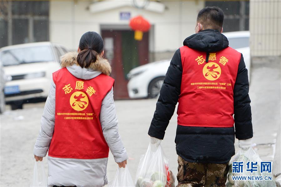 （聚焦疫情防控&middot;圖文互動(dòng)）（6）&ldquo;我們多跑跑，居民更安全&rdquo;&mdash;&mdash;直擊新疆基層社區(qū)疫情防控