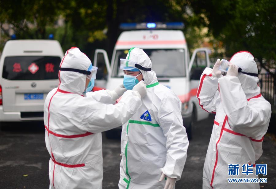 (聚焦疫情防控·圖文互動)(5)為生命站崗——廣西部分新冠肺炎定點救治醫(yī)院戰(zhàn)“疫”見聞