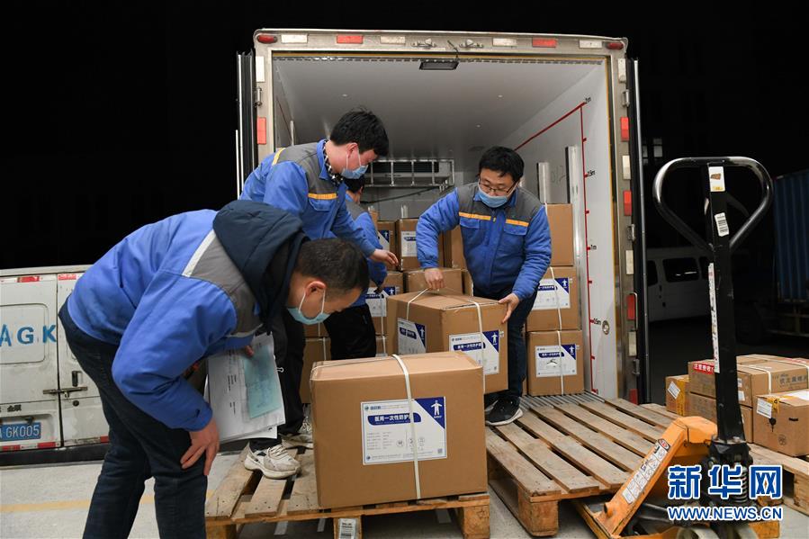 (在習(xí)近平新時(shí)代中國(guó)特色社會(huì)主義思想指引下——新時(shí)代新作為新篇章·習(xí)近平總書記關(guān)切事·圖文互動(dòng))(2)打好防控“主動(dòng)仗”——各地精準(zhǔn)施策堅(jiān)決遏制疫情蔓延