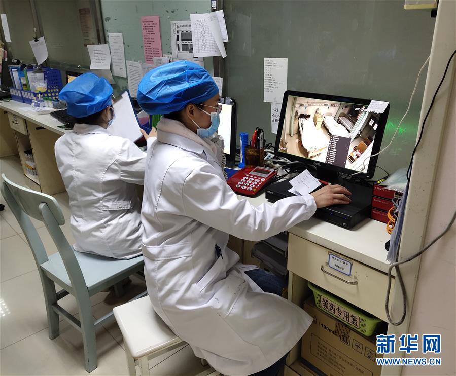 (一線(xiàn)抗疫群英譜·圖文互動(dòng))(1)戰(zhàn)“疫”一家人