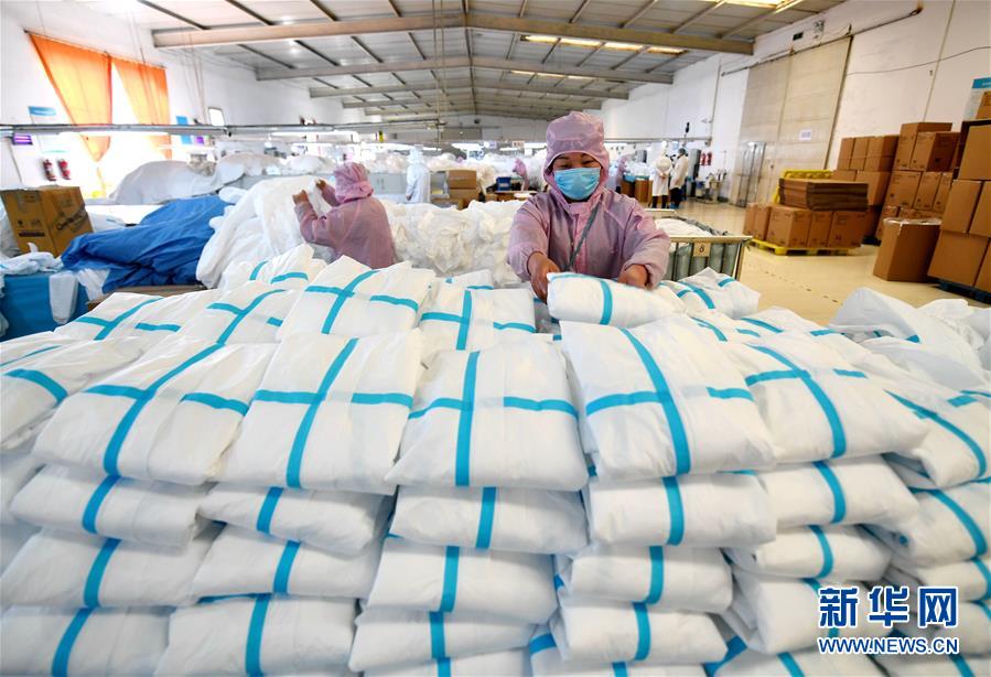（聚焦疫情防控&middot;圖文互動(dòng)）（5）我們能多產(chǎn)一件，前方就少一份風(fēng)險(xiǎn)&mdash;&mdash;醫(yī)用防護(hù)服&ldquo;河北制造&rdquo;緊急&ldquo;起飛&rdquo;記