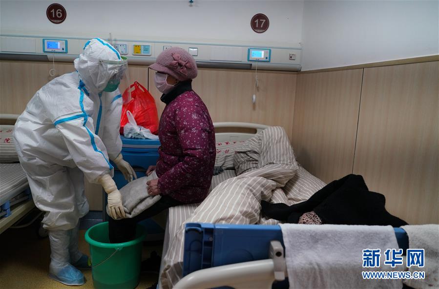 (聚焦疫情防控·圖文互動)(8)參與救治新冠肺炎確診病例超八成——中醫(yī)藥在抗擊疫情中貢獻力量