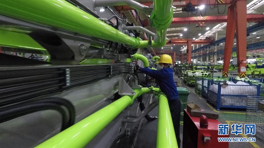 （圖文互動）（1）吃粉擼串，商圈&ldquo;打卡&rdquo;，動車出廠&mdash;&mdash;湖南&ldquo;標簽&rdquo;復(fù)蘇記