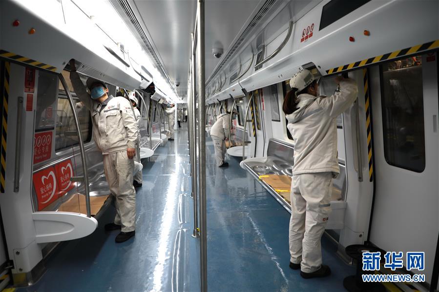 （圖文互動）（3）吃粉擼串，商圈&ldquo;打卡&rdquo;，動車出廠&mdash;&mdash;湖南&ldquo;標簽&rdquo;復(fù)蘇記