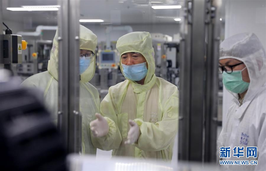 (聚焦疫情防控·圖文互動(dòng))(3)把最好的留給最需要的醫(yī)護(hù)人員——深圳醫(yī)療物資企業(yè)生產(chǎn)見聞