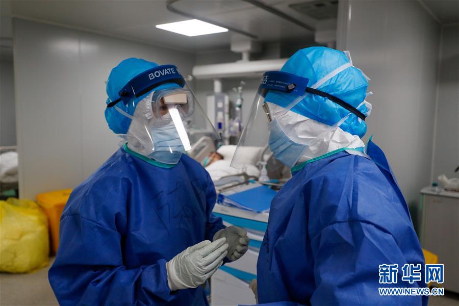 (一線抗疫群英譜·圖文互動(dòng))(1)嫻靜少言 不慕榮利——記火神山醫(yī)院重癥醫(yī)學(xué)一科護(hù)士長(zhǎng)陳靜