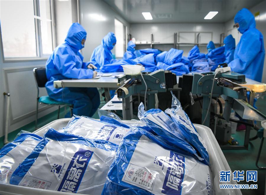 （在習近平新時代中國特色社會主義思想指引下&mdash;&mdash;新時代新作為新篇章&middot;習近平總書記關切事&middot;圖文互動）（3）不放松！&mdash;&mdash;各地努力抓緊抓實抓細疫情防控