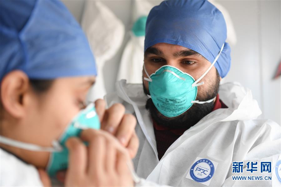 （新華全媒頭條&middot;圖文互動(dòng)）（16）聽，人類命運(yùn)共同體的大合唱&mdash;&mdash;中國(guó)同國(guó)際社會(huì)攜手抗擊新冠肺炎疫情述評(píng)